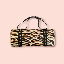 Load image into Gallery viewer, Donald J Pliner Couture clutch/mini bag
