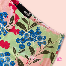 Load image into Gallery viewer, Moschino ✦ 90s floral print cropped pants
