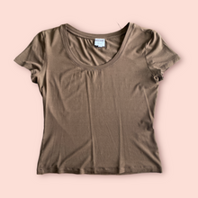 Load image into Gallery viewer, 90&#39;s brown mesh-stretch tee

